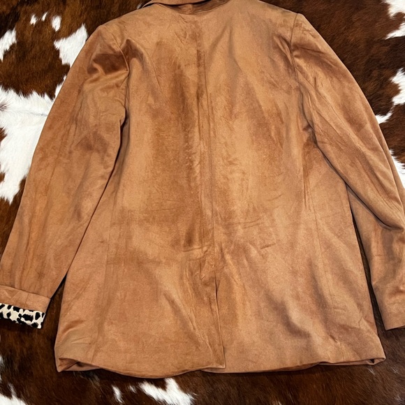 Tan suede blazer w/leopard print lining. Cuffs can be turned up or worn down. - Picture 3 of 3